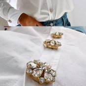 The ShoeLace Brand - Signe – White Flower Button Charm Gold